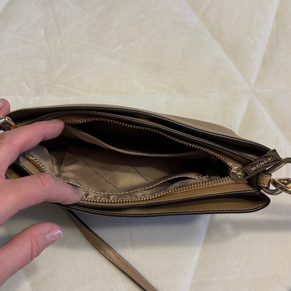 Michael Kors Trisha Beige Leather Crossbody Bag - Picture 7 of 11